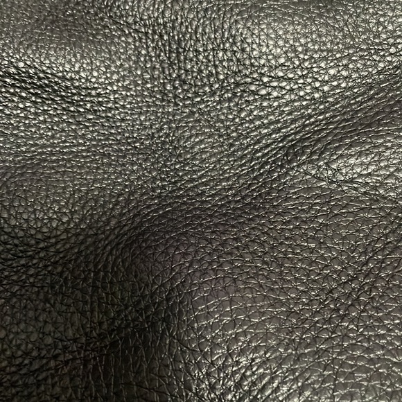 🎉HP🎉 Michael Kors Pebbled Leather Black Tote - Picture 5 of 16